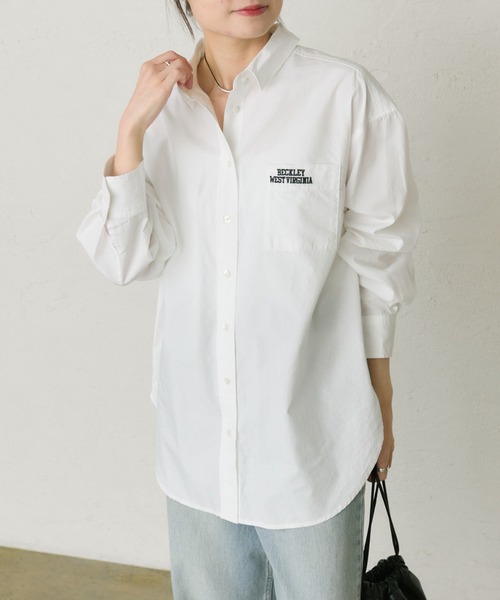 PUAL CE CIN(ピュアルセシン)の「コットンリヨセルロゴ刺繍シャツ(シャツ/ブラウス・レディース・オフホワイト/ブルー・FREE)」の2枚目の写真