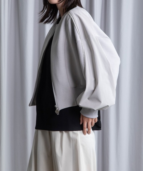 MARECHAL TERRE（マルシャルテル）の「パイピングジップブルゾン（ブルゾン・レディース・ボルドー/ネイビー/ブラック/グレイッシュベージュ・MEDIUM）」の14枚目の写真