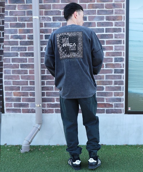 RVCA(ルーカ)の「RVCA/ルーカ BANDANA BOX LONG T ロンT BG041P01(Tシャツ/カットソー・メンズ・ブラック系その他/ホワイト×ブラック/ブラック×ホワイト/カーキブラウン・S/M/L)」の18枚目の写真