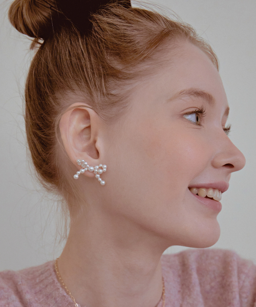 TATIANA（タチアナ）の「(SILVER925) Grace Pearl Ribbon Earring EC1953（ピアス（両耳用）・レディース・ホワイト・FREE）」の3枚目の写真