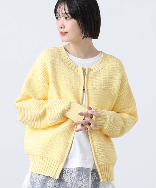 Gready Brilliant(グレディブリリアン)の「タック編みZIP2WAYニット(ニット/セーター・レディース・イエロー/オフホワイト・FREE)」の2枚目の写真