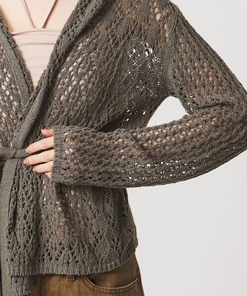 ATTISESSION(アティセッション)の「<ATTISESSION>フーディー ニット カーディガン(カーディガン/ボレロ・レディース・ブラック/オリーブ・FREE)」の12枚目の写真