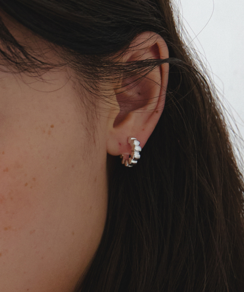 BYWEEKEND（バイウィーケンド）の「Trame earring（ピアス（両耳用）・レディース・シルバー・FREE）」の4枚目の写真