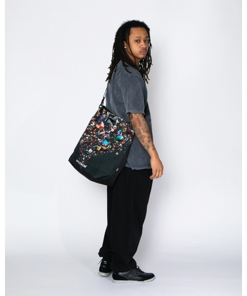 APPLEBUM(アップルバム)の「“Sampling Sports” Shoulder Bag(ショルダーバッグ・メンズ・ブラック・ONE SIZE)」の2枚目の写真