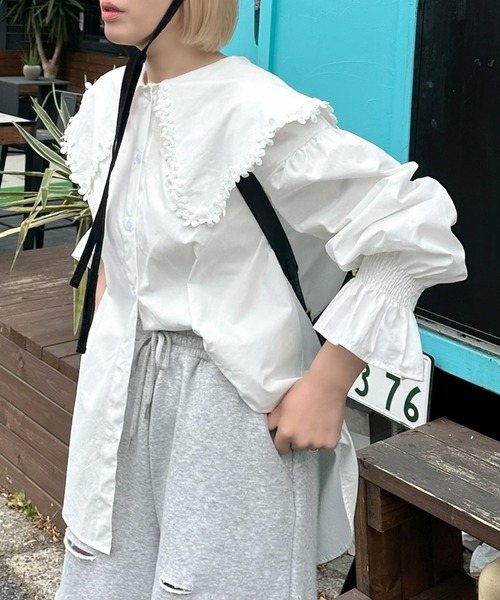 Alley Tokyo(アリートーキョー)の「お花モチーフBig衿ブラウス(シャツ/ブラウス・レディース・オフホワイト/サックスブルー・FREE)」の3枚目の写真