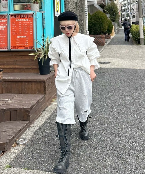 Alley Tokyo(アリートーキョー)の「お花モチーフBig衿ブラウス(シャツ/ブラウス・レディース・オフホワイト/サックスブルー・FREE)」の9枚目の写真