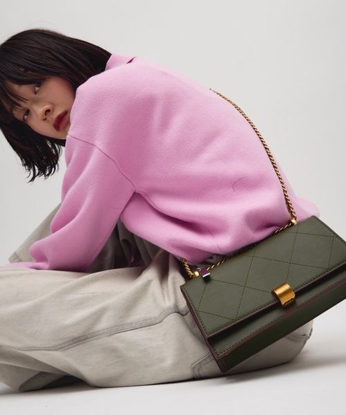 TONER(トナー)の「キルティングゴールドレイヤードチェーンバッグ/ロゴプレート付き(ショルダーバッグ・レディース・ワインレッド/グリーン/ブラック・FREE)」の2枚目の写真