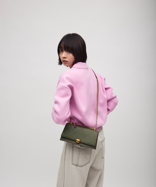 TONER(トナー)の「キルティングゴールドレイヤードチェーンバッグ/ロゴプレート付き(ショルダーバッグ・レディース・ワインレッド/グリーン/ブラック・FREE)」の17枚目の写真