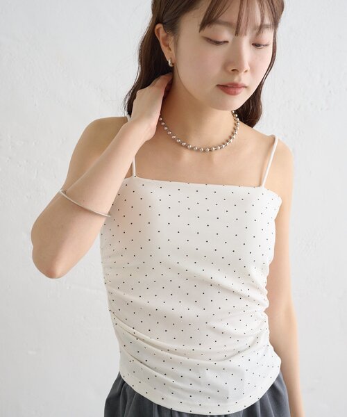 mystic(ミスティック)の「パット付きサイドギャザードットキャミソール(キャミソール・レディース・チャコールグレー/グレー/オフホワイト・FREE)」の9枚目の写真