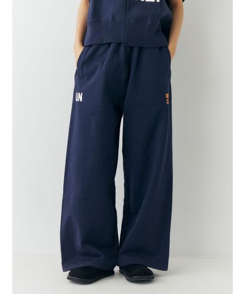 Ungrid（アングリッド）の「BOOK CLUB別注スウェットパンツ（スウェットパンツ・レディース・アイボリー/ネイビー・FREE）」の2枚目の写真