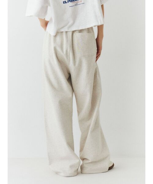 Ungrid（アングリッド）の「BOOK CLUB別注スウェットパンツ（スウェットパンツ・レディース・アイボリー/ネイビー・FREE）」の11枚目の写真