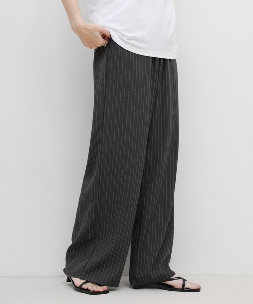 select MOCA(セレクトモカ)の「ピンストライプイージーパンツ【セットアップ対応可】(その他パンツ・レディース・ベージュ/チャコールグレー・FREE)」の17枚目の写真