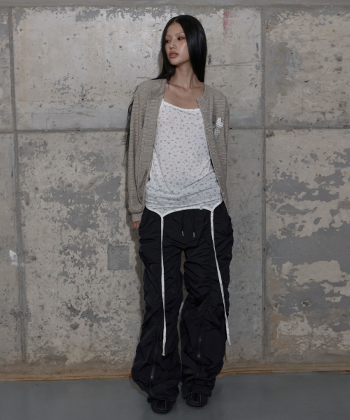 FANCY CLUB(ファンシークラブ)の「ローレイズナイロンシェリングパンツ (ブラック) F25ZD974(その他パンツ・レディース・その他・ONE)」の3枚目の写真