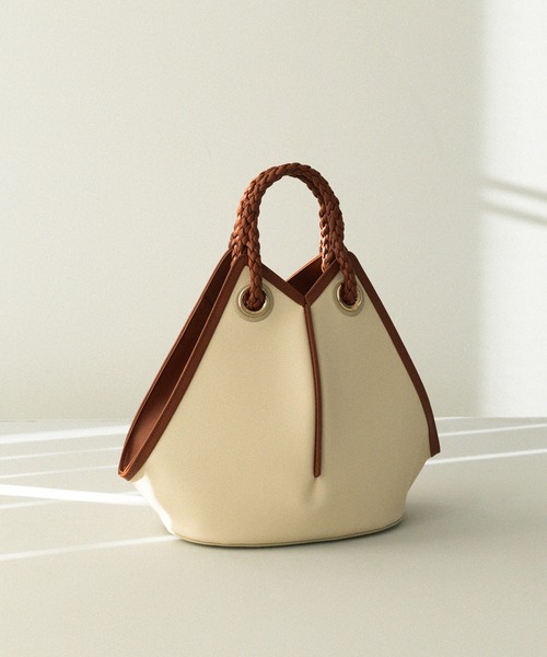 ROPE'（ロペ）の「【teau】navire（ナビーレ）HAND BAG Medium（ハンドバッグ・レディース・オフホワイト/ネイビー・FREE）」の2枚目の写真