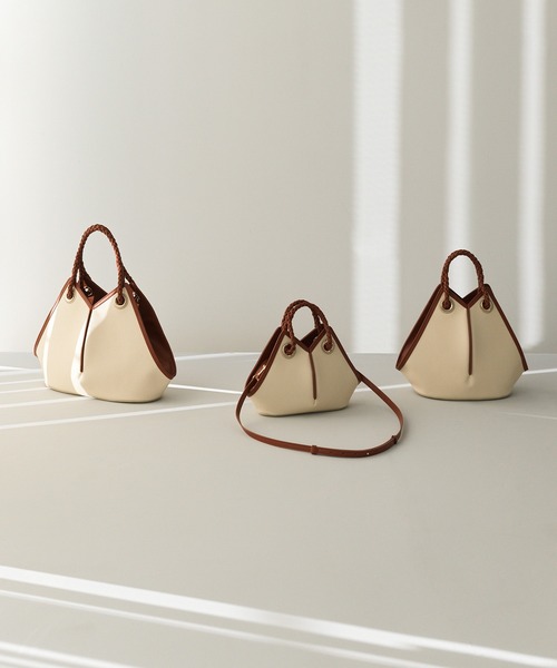 ROPE'（ロペ）の「【teau】navire（ナビーレ）HAND BAG Medium（ハンドバッグ・レディース・オフホワイト/ネイビー・FREE）」の4枚目の写真