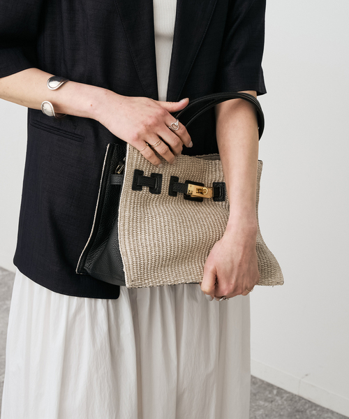 Spick & Span(スピックアンドスパン)の「《別注》VIOLAd'ORO イタリアンラフィアシートトートバッグM*(トートバッグ・レディース・ベージュ系その他・FREE)」の4枚目の写真