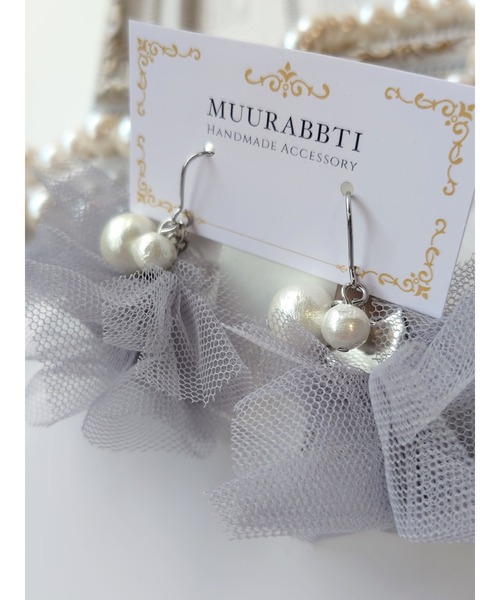 tone(トーン)の「【MUURABBTI】チュールとコットンパールのピアス(MA)(ピアス(両耳用)・レディース・グレー/ブラック・FREE)」の5枚目の写真