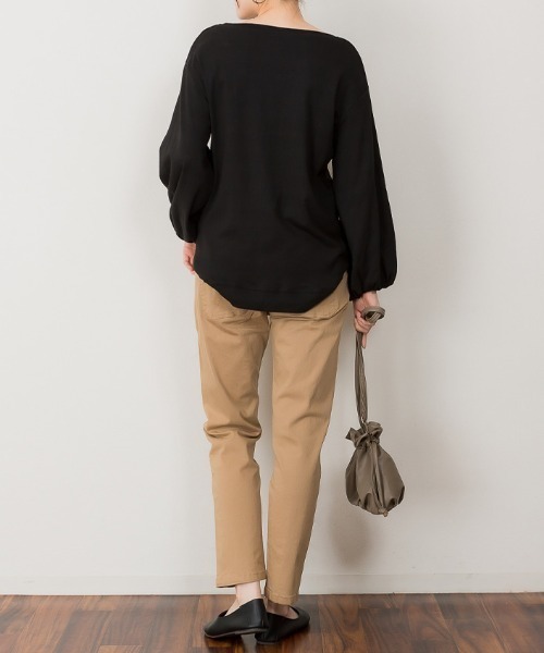 RCD(アールシーディー)の「ロングパフスリーブカットソー フレアー袖 ロンt(Tシャツ/カットソー・レディース・ブラック/チャコールグレー/オフホワイト・LL~3L/M-L)」の4枚目の写真