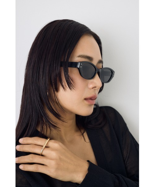 AZUL by moussy(アズールバイマウジー)の「スクエアフレームアイウェア(メガネ・レディース・ブラック/カーキ・FREE)」の4枚目の写真