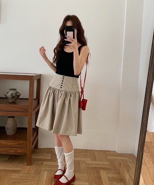 Aelina(エリナ)の「ドット柄ショートAラインスカート(スカート・レディース・ブラック/ピンク/ベージュ・L/M/S)」の4枚目の写真