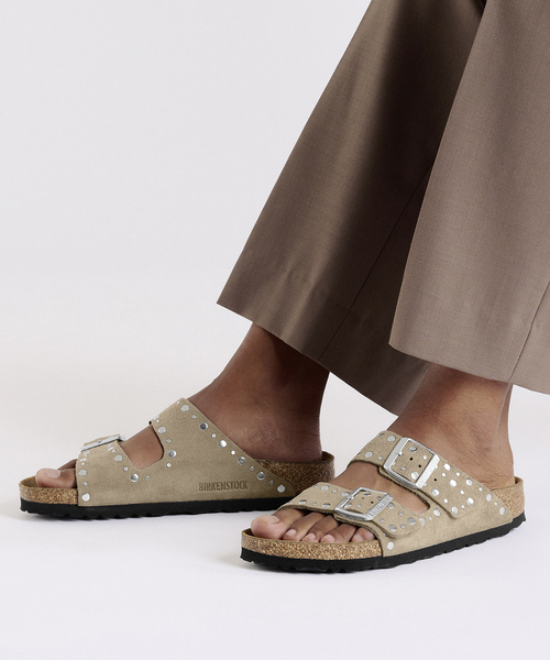 U by SPICK&SPAN(ユーバイスピックアンドスパン)の「BIRKENSTOCK/ビルケンシュトック ARIZONA RIVET narrow(サンダル・レディース・ベージュ・23cm/24cm/24.5cm/25cm)」の8枚目の写真