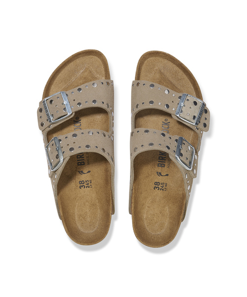 U by SPICK&SPAN(ユーバイスピックアンドスパン)の「BIRKENSTOCK/ビルケンシュトック ARIZONA RIVET narrow(サンダル・レディース・ベージュ・23cm/24cm/24.5cm/25cm)」の5枚目の写真
