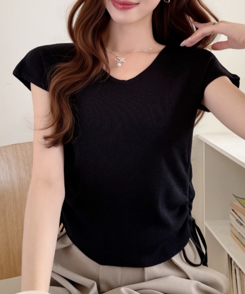 Ada.(エイダ)の「サイドドロスト Vネック フレンチスリーブ カットソー ◎(Tシャツ/カットソー・レディース・ブラック/ホワイト×ブラック/ホワイト・FREE)」の3枚目の写真