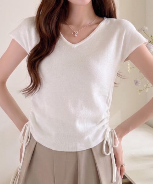 Ada.(エイダ)の「サイドドロスト Vネック フレンチスリーブ カットソー ◎(Tシャツ/カットソー・レディース・ブラック/ホワイト×ブラック/ホワイト・FREE)」の4枚目の写真