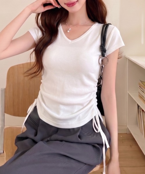 Ada.(エイダ)の「サイドドロスト Vネック フレンチスリーブ カットソー ◎(Tシャツ/カットソー・レディース・ブラック/ホワイト×ブラック/ホワイト・FREE)」の6枚目の写真