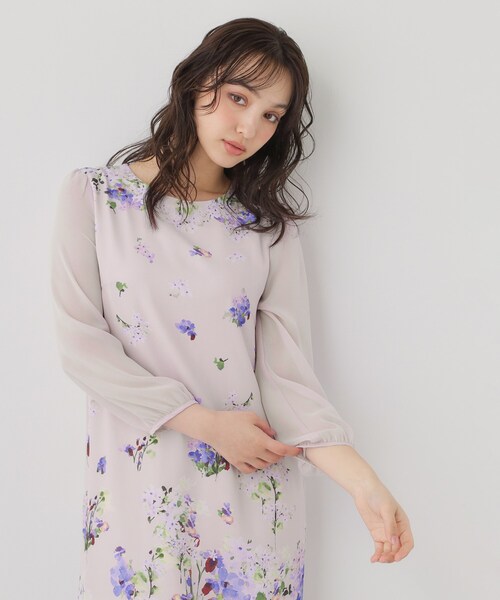 Sunauna(スーナウーナ)の「【co creation and yours/SS~L】多色花柄プリントワンピース(ワンピース・レディース・グリーン系その他2/ネイビー系/パープル系5・40/38/36/34)」の5枚目の写真