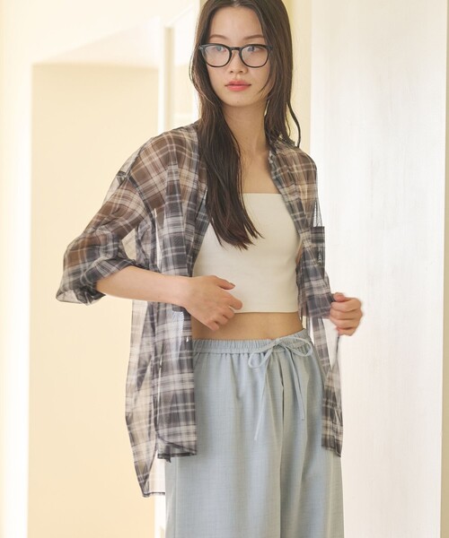 BEAUTY&YOUTH UNITED ARROWS(ビューティーアンドユースユナイテッドアローズ)の「【WEB限定】オンブレーチェック シアーバンドカラーシャツ ウォッシャブル(シャツ/ブラウス・レディース・ブラウン/ブラック・FREE)」の4枚目の写真