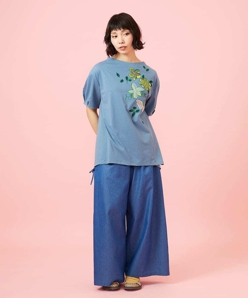 Jocomomola（ホコモモラ）の「Flor デニム 刺繍入りレースアップワイドパンツ（デニムパンツ・レディース・ネイビー/ブルー・42/40）」の4枚目の写真