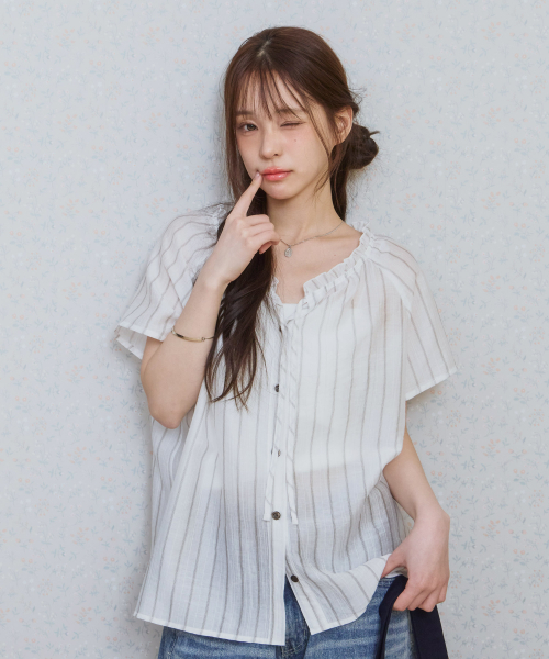 KIJIKO(キジコ)の「ke207. Frill Stripe Shirring Blouse Ivory(シャツ/ブラウス・レディース・アイボリー・FREE)」の2枚目の写真