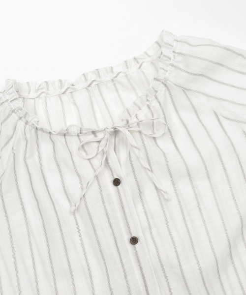 KIJIKO(キジコ)の「ke207. Frill Stripe Shirring Blouse Ivory(シャツ/ブラウス・レディース・アイボリー・FREE)」の7枚目の写真