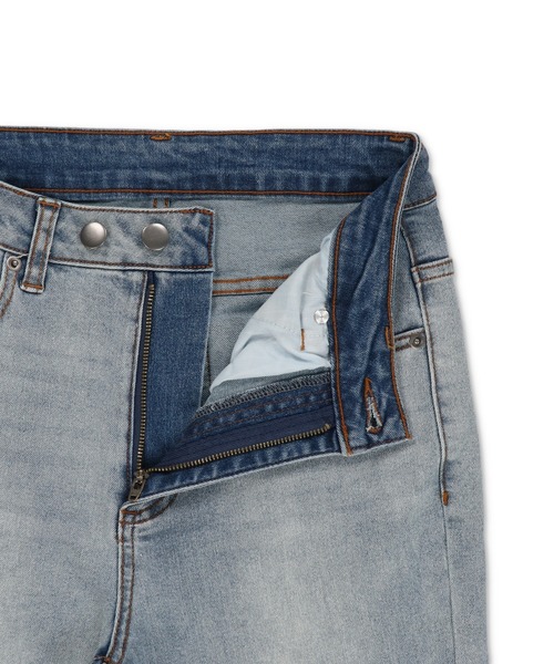 SPINNS(スピンズ)の「デニムフレアパンツ/2ボタン(デニムパンツ・レディース・ブルー/ブラック・ONESIZE)」の6枚目の写真