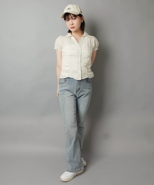 SPINNS(スピンズ)の「デニムフレアパンツ/2ボタン(デニムパンツ・レディース・ブルー/ブラック・ONESIZE)」の16枚目の写真