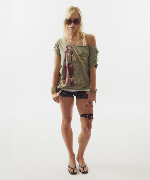 SCULPTOR(スカルプター)の「Broken Girls Roll Up Tee(Tシャツ/カットソー・レディース・ホワイト/ダークパープル/ベージュ/カーキ・SMALL/MEDIUM/LARGE)」の18枚目の写真