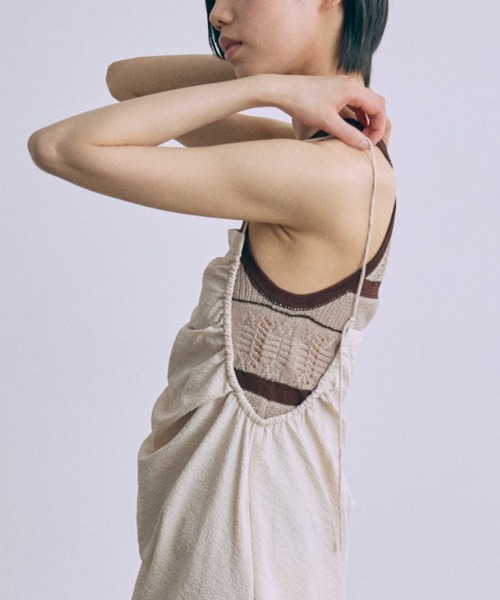 EN NEUME(エンノイム)の「Sheer Stripe Racerback Knit Camisole(キャミソール・レディース・ベージュ/グレー/バーガンディー・FREE)」の19枚目の写真