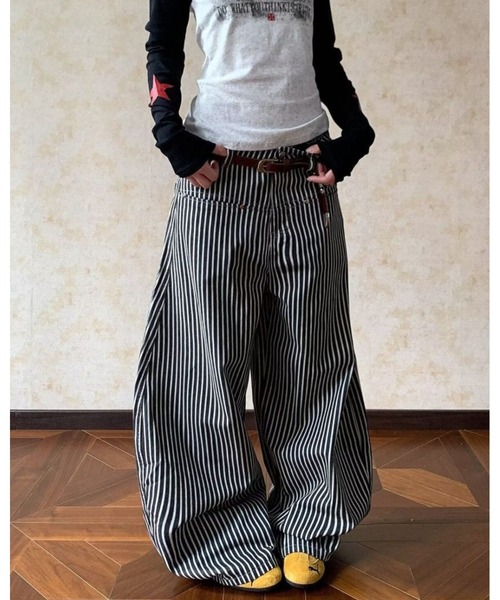 inst.ALL(インストール)の「ヒッコリーストライプデニムワイドパンツ(デニムパンツ・レディース・ブラック×ホワイト・S/M)」の2枚目の写真