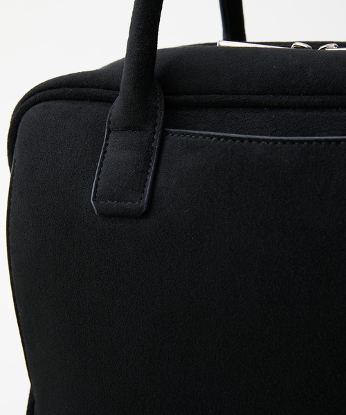 LE VERNIS(ル・ベルニ)の「LE VERNIS(ル・ベルニ)Suede boston bag(ボストンバッグ・レディース・ベージュ/ブラック・FREE)」の17枚目の写真