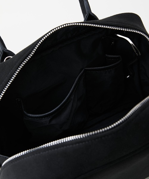 LE VERNIS(ル・ベルニ)の「LE VERNIS(ル・ベルニ)Suede boston bag(ボストンバッグ・レディース・ベージュ/ブラック・FREE)」の12枚目の写真