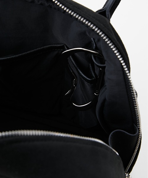LE VERNIS(ル・ベルニ)の「LE VERNIS(ル・ベルニ)Suede boston bag(ボストンバッグ・レディース・ベージュ/ブラック・FREE)」の5枚目の写真