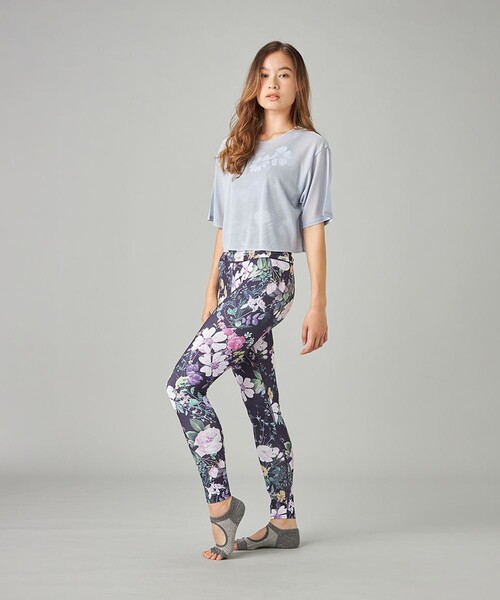 Chacott(チャコット)の「ローズガーデンプリントレギンス(その他パンツ・レディース・ホワイト/ブラック・M)」の19枚目の写真