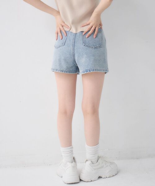 ems excite(エムズエキサイト)の「【2サイズ展開】切替デニムショートパンツ(デニムパンツ・レディース・ブラック/ブルー系その他5/ライトブルー・SMALL/MEDIUM)」の13枚目の写真