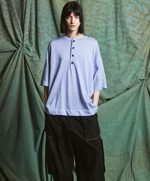 MAISON SPECIAL（メゾンスペシャル）の「《UNISEX》Ramie-SOLOTEX Prime-Over Henry Neck Short Sleeve Knit T-shirt/ラミーソロテックスプライムオーバーヘンリーネックショートスリーブニットTシャツ【MAISON SPECIAL/メゾンスペシャル】（Tシャツ/カットソー・メンズ・レッド/サックスブルー/ブラック・0/1/2）」の22枚目の写真
