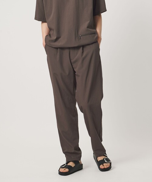 UNITED ARROWS(ユナイテッドアローズ)の「DotAir ドットエア 1プリーツ テーパード パンツ 吸水速乾 タテストレッチ(スラックス・メンズ・ダークブラウン/ブラック・L/XL/M/S)」の3枚目の写真