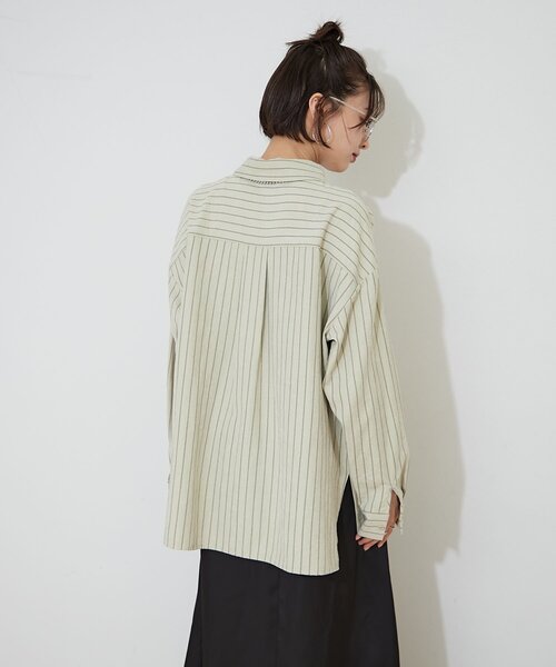 Remind me and forever（リマインドミーアンドフォーエバー）の「【リッチ質感】洗練ストライプ オーバーサイズシャツ（シャツ/ブラウス・レディース・カーキ/ベージュ/チャコールグレー・FREE）」の14枚目の写真
