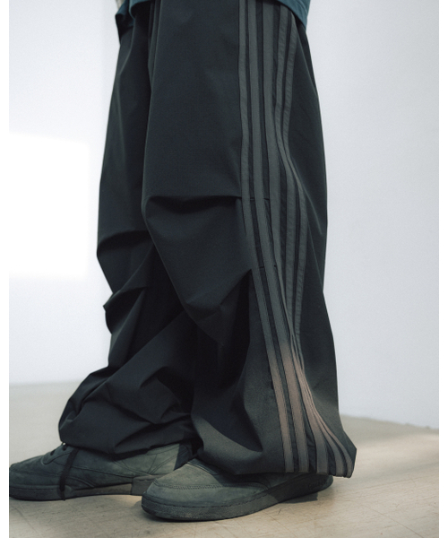 ANGLAN(アングラン)の「Parachute Wide Track Pants - Black(スウェットパンツ・メンズ・その他・ONE SIZE)」の3枚目の写真
