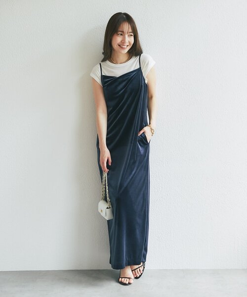 La boutique BonBon（ラブティックボンボン）の「ベロアキャミワンピース（ワンピース・レディース・ネイビー/ブラック・38/36）」の2枚目の写真