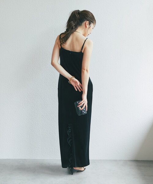 La boutique BonBon(ラブティックボンボン)の「【着回し力抜群!】ベロアキャミワンピース(ワンピース・レディース・ネイビー/ブラック・38/36)」の5枚目の写真